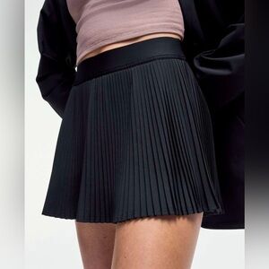 Lululemon Varsity High-Rise Pleated Tennis Skirt
Black Size 8